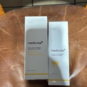Medicube Kojic Acid Turmeric Resurfacing Toner - White and Gold